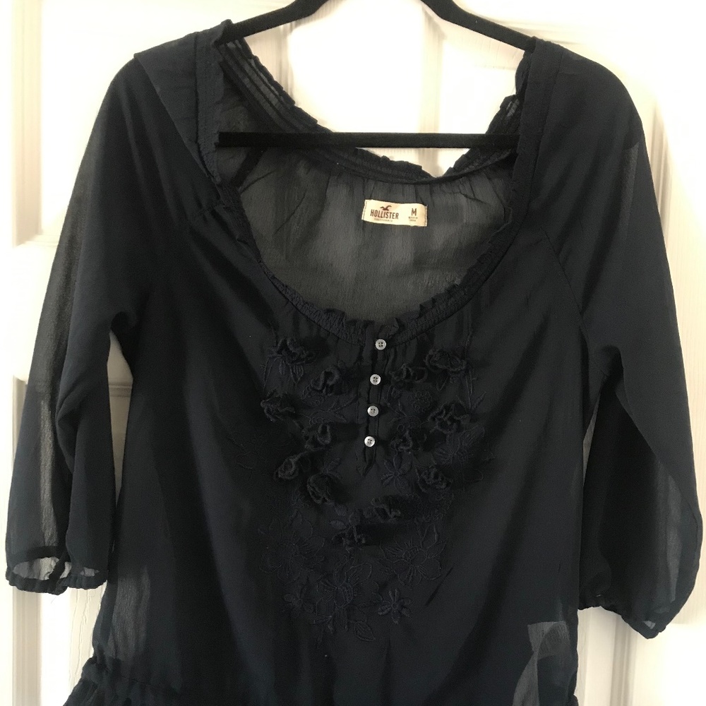 Hollister Women's Navy Blue Top